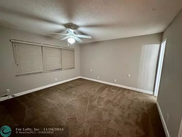 Pembroke Pines, FL 33025,820 S Hollybrook Dr  #303