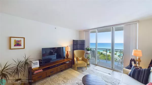 Hollywood, FL 33019,3001 S Ocean Dr  #923