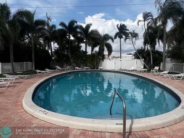 Fort Lauderdale, FL 33308,1801 NE 62nd St  #107