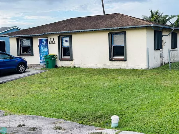 313 W 5th Ter, Pahokee, FL 33476