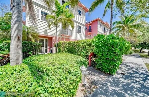 3213 NE 5th St  #201, Pompano Beach, FL 33062