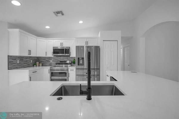 Royal Palm Beach, FL 33411,122 Chestnut Cir