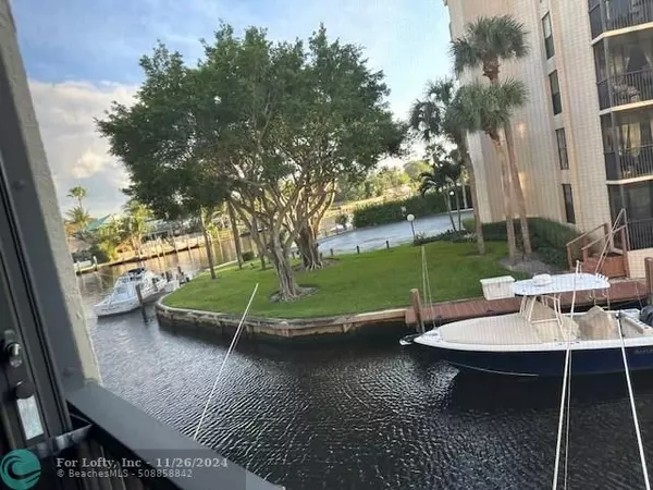 20 Royal Palm  #202, Boca Raton, FL 33432