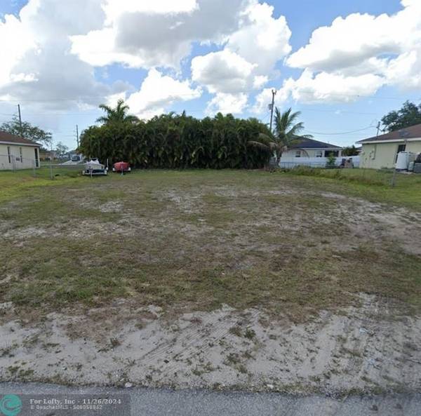 Cape Coral, FL 33909,2730 NE 2nd Pl