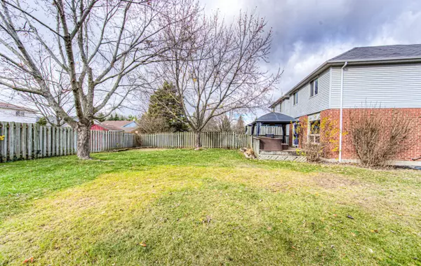 Kitchener, ON N2A 4B4,750 Fairway CT