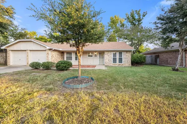 1009 Hazelwood Drive, Mansfield, TX 76063