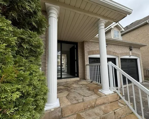 169 Flagstone WAY, Newmarket, ON L3X 2Z7