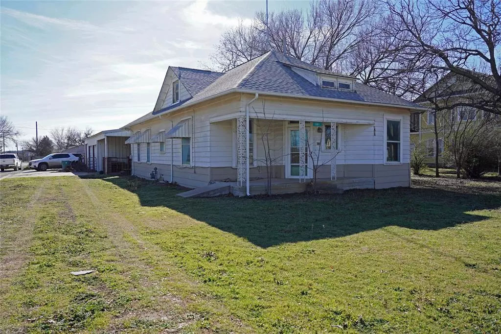 Jacksboro, TX 76458,301 W Belknap Street