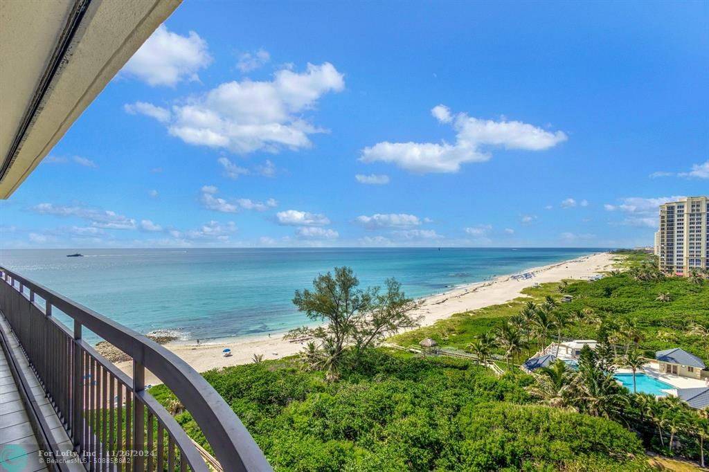 Singer Island, FL 33404,4000 N Ocean Dr  #1004