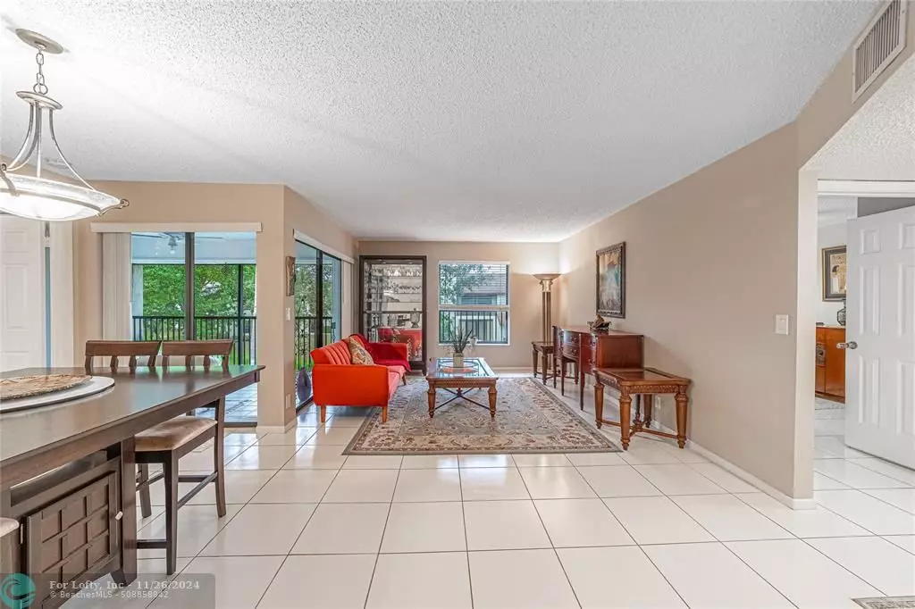 Pompano Beach, FL 33063,3119 Cocoplum Cir  #33105