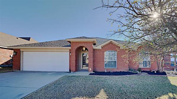 808 Peach Lane, Burleson, TX 76028