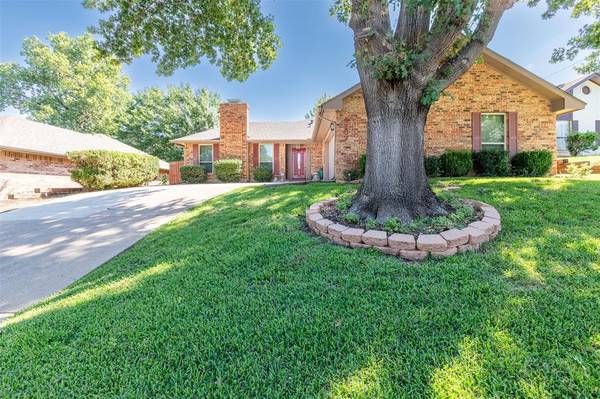 4107 Blossom Trail, Arlington, TX 76016