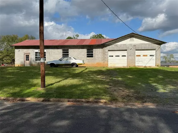 1215 Apple Street, Minden, LA 71055