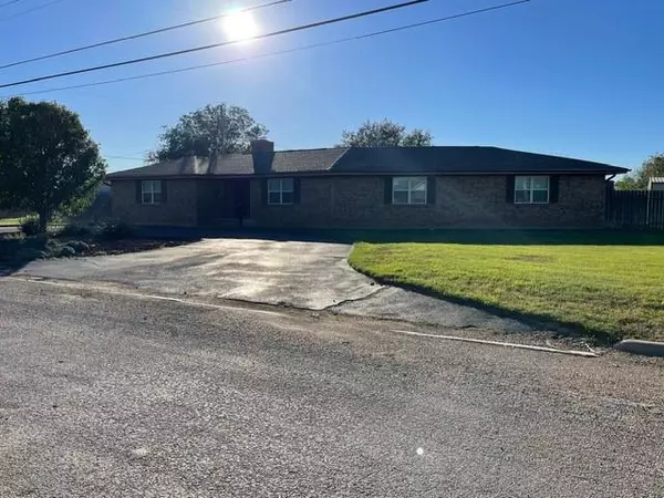 2102 Avenue P, Anson, TX 79501