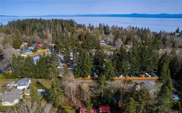 Qualicum Beach, BC V9K 2B8,906 Waters Rd