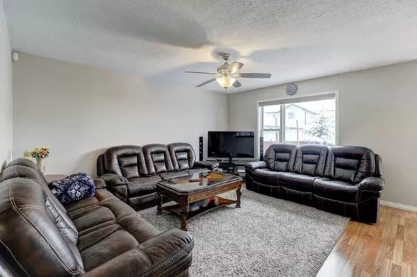 Calgary, AB T1Y 7J1,134 San Fernando PL NE