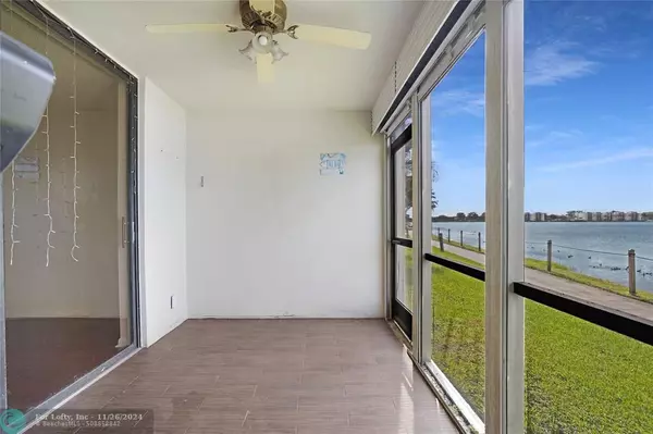 Oakland Park, FL 33309,109 Lake Emerald Dr  #110