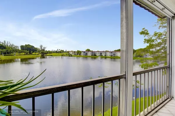 9400 N Hollybrook Lake Dr  #301, Pembroke Pines, FL 33025