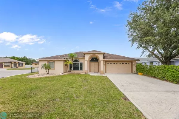 Greenacres, FL 33413,243 Malibu Circle