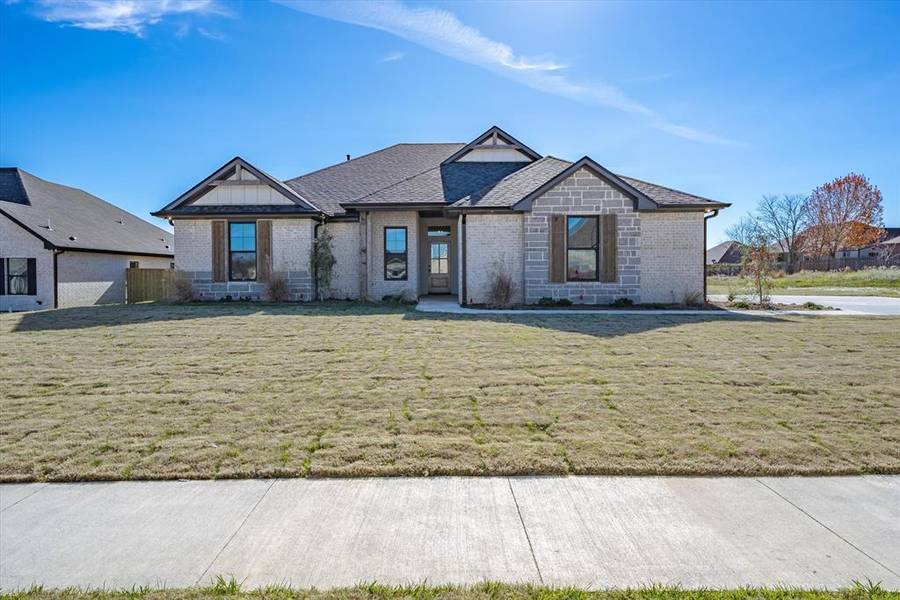 588 Imagine Drive, Lindale, TX 75771