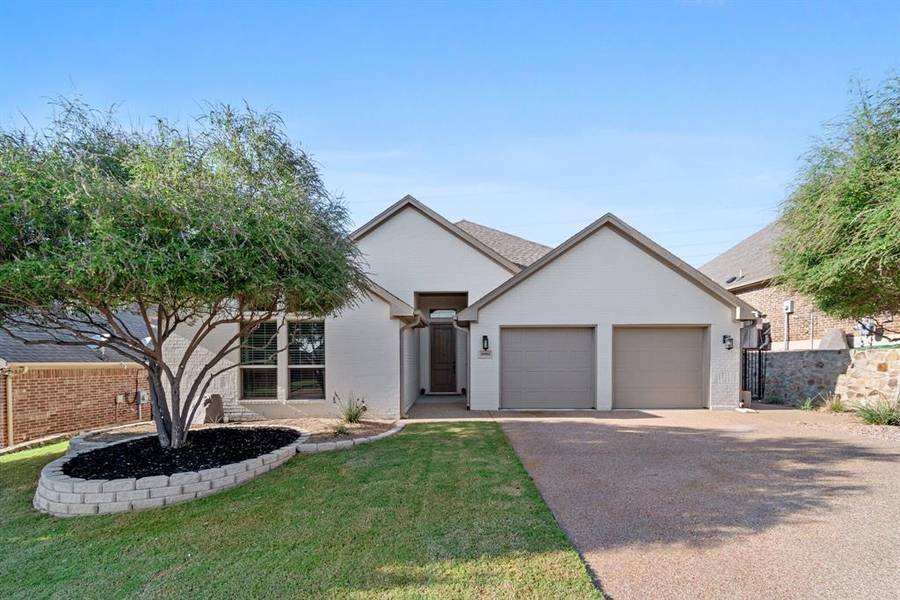 10904 Prestwick Terrace, Benbrook, TX 76126