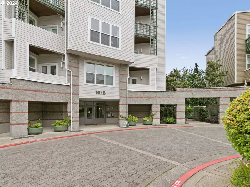 1616 S HARBOR WAY #304, Portland, OR 97201