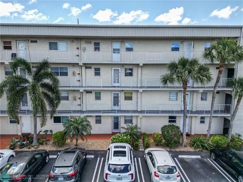 130 NE 26  #203, Boynton Beach, FL 33435