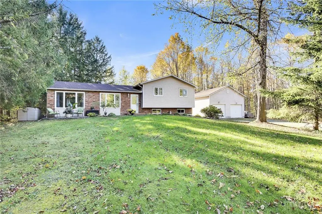 427 DAVIS SIDE RD, Franktown, ON K7A 5J9