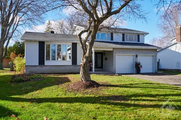 Gloucester, ON K1B 3A7,42 WOODBURN DR