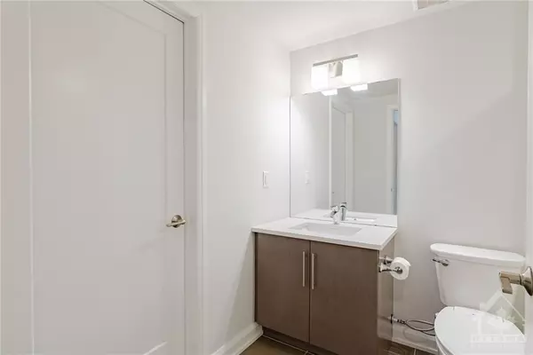 Kanata, ON K2T 0M4,143 BOUNDSTONE WAY