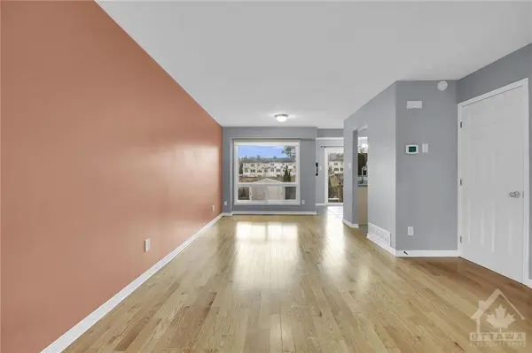 5 NEWCASTLE AVE, Ottawa, ON K2K 2R2