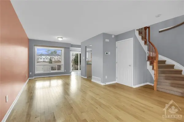 5 NEWCASTLE AVE, Ottawa, ON K2K 2R2