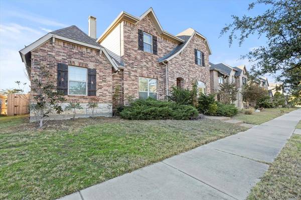 516 Four Stones Boulevard, Lewisville, TX 75056