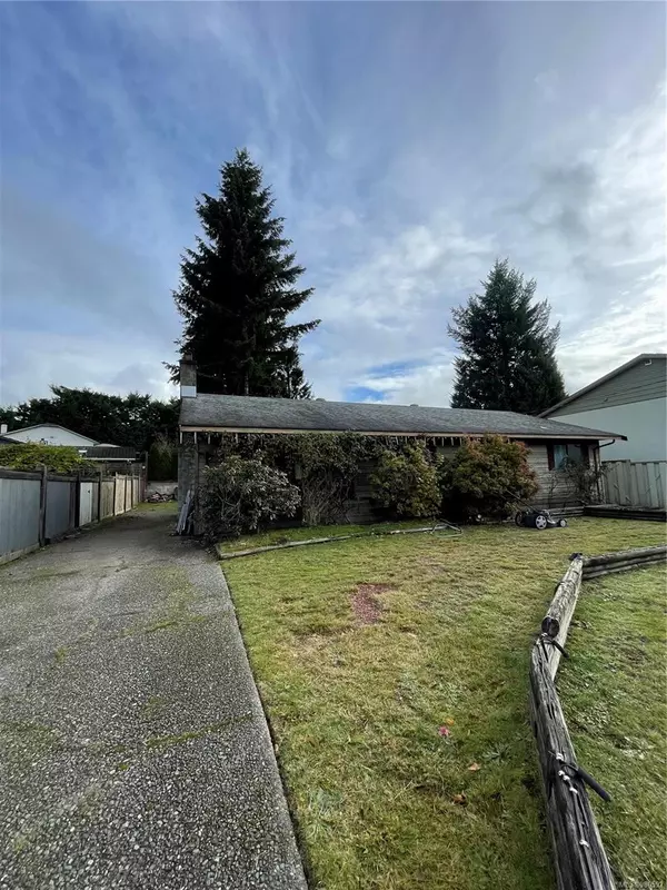 451 McPhedran St, Campbell River, BC V9W 6S5