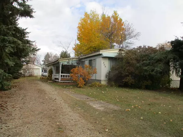 306 7th AVE Southeast, Manning, AB T0H 2M0