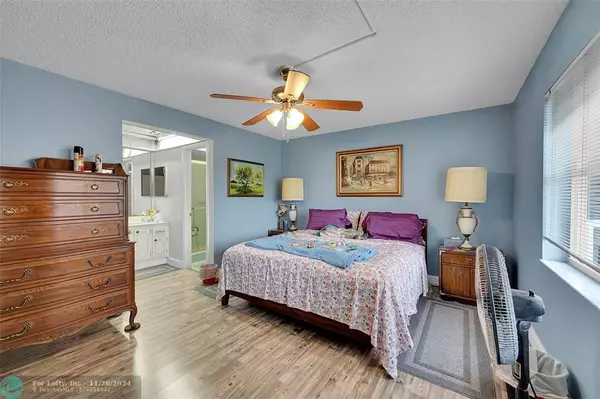 Sunrise, FL 33322,9541 Sunrise Lakes Blvd  #206