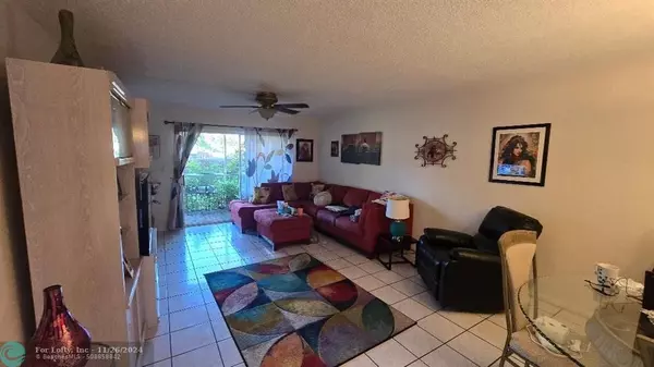 Coral Springs, FL 33065,3000 Riverside Dr  #104