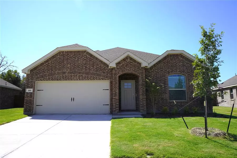 223 Jenkinson Drive, Fate, TX 75189