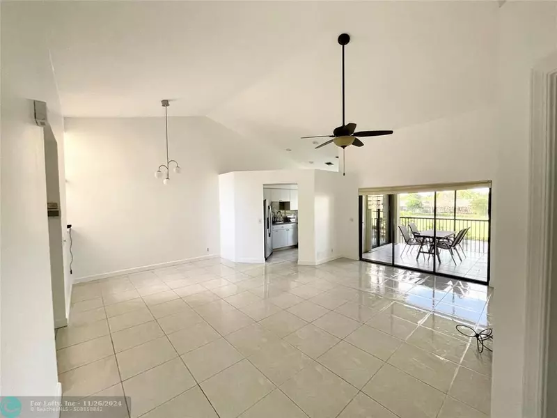 3561 Arbor Ln  #2303, Hollywood, FL 33021