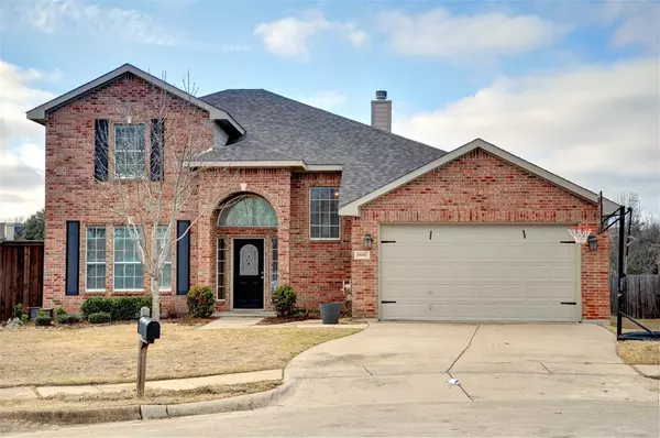 10352 Trevino Lane, Benbrook, TX 76126