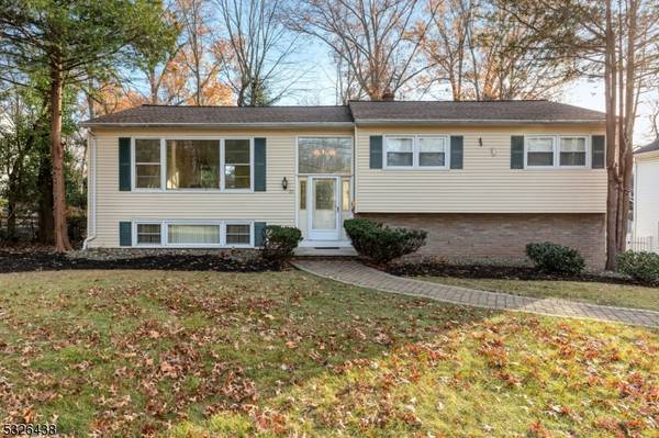 31 Delwick Ln, New Providence Boro, NJ 07974