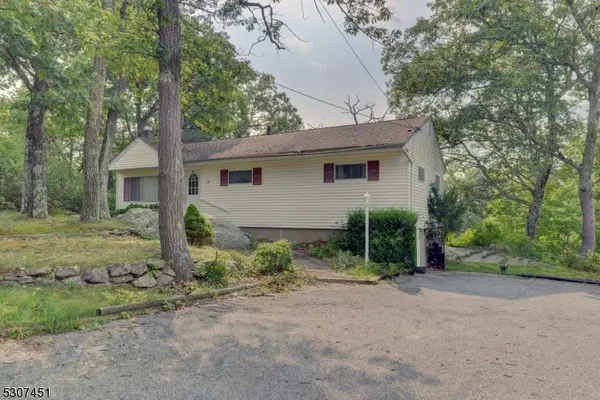 89 Larsen Rd, West Milford Twp., NJ 07480