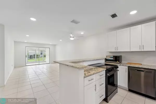 Boca Raton, FL 33433,8939 Warwick Dr