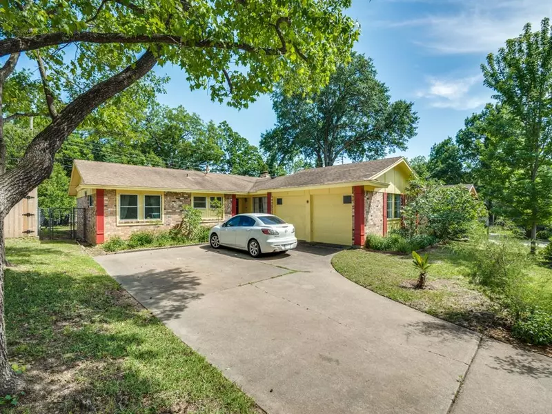 2806 Hollywood Drive, Arlington, TX 76013