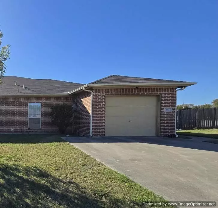 Grand Prairie, TX 75051,951 Lake Drive