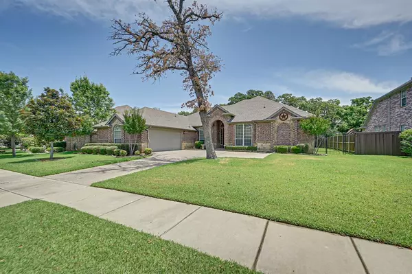 Arlington, TX 76001,8131 Oak Hollow Drive