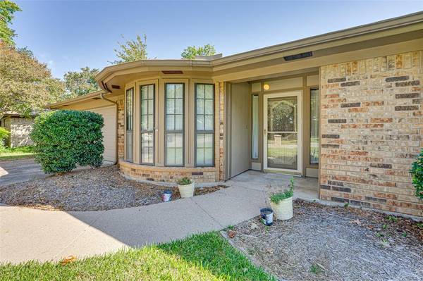 7632 Perkins Drive, North Richland Hills, TX 76182