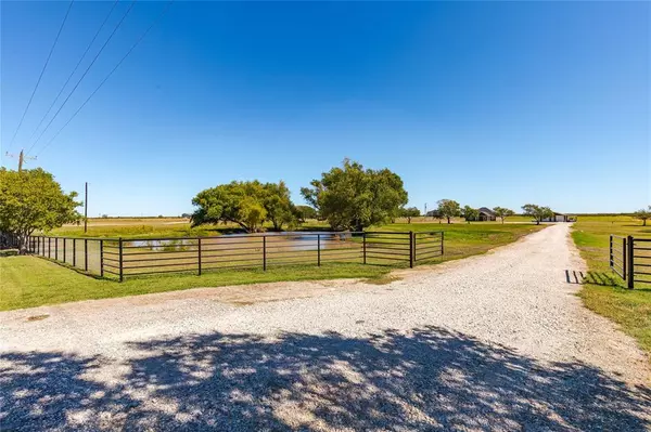 3530 Southmayd Road, Whitesboro, TX 76273