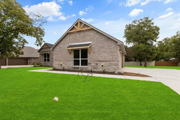 Granbury, TX 76049,9003 Magnolia Vale Drive