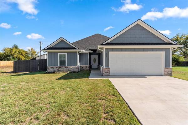 597 Kontiki Drive,  Tool,  TX 75143